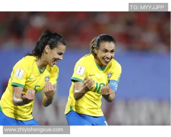 足球明星亲临女足比赛现场展现对女性运动员的支持与热爱 足球明星亲临女足比赛现场展现对女性运动员的支持与热爱