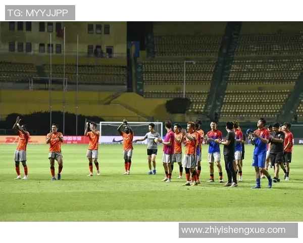 重庆篮球队与深圳篮球队赛后复盘团队协作的成功与不足分析 重庆篮球队与深圳篮球队赛后复盘团队协作的成功与不足分析